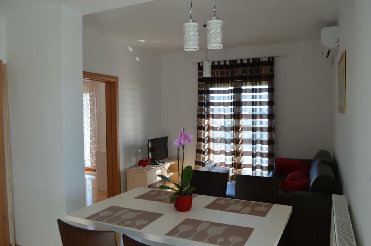 Apartmani Mila Sukošan Dış mekan fotoğraf